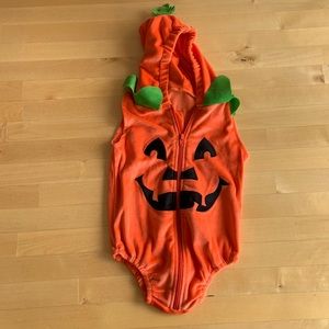 Baby pumpkin costume - 0-6m